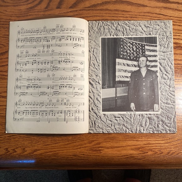 Vintage Sgt. Gene Autry Patriotic and Hillbilly Songs. Song and picture book. - Picture 7 of 9